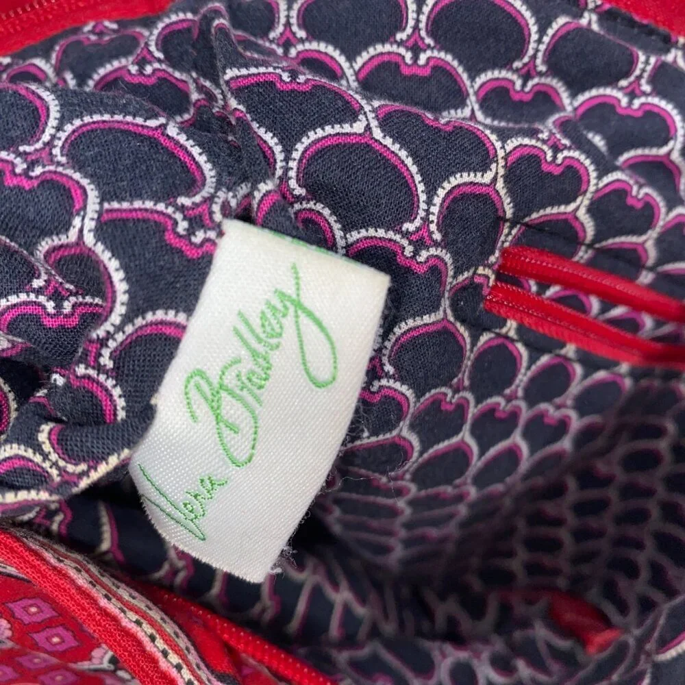 Vera Bradley Red Paisley Print shoulder Bag Zipper Closure & Inner Pockets